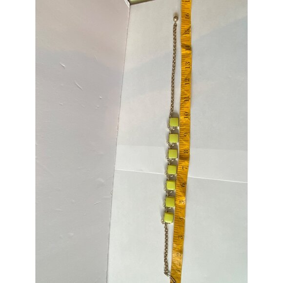 Vintage Lemon Yellow Thermoset Necklace With Gold-Tone Chain Links & Retro Chic - Picture 11 of 11